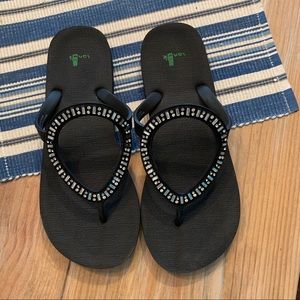 Sanuk yoga mat sandals. Size L (8-9)